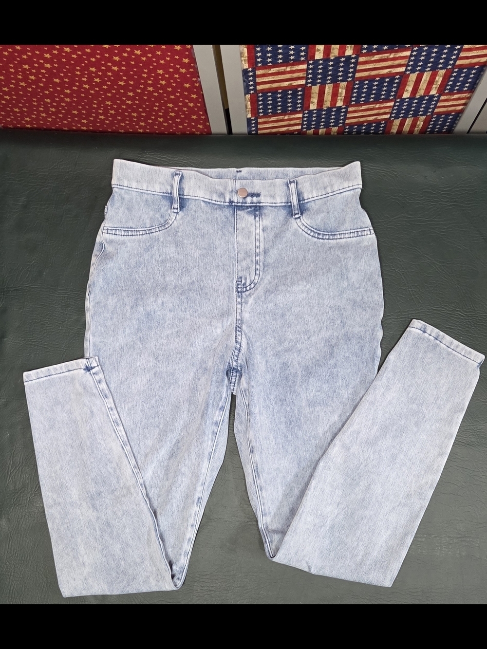 **Time and Tru Light Wash Blue Jeggings**